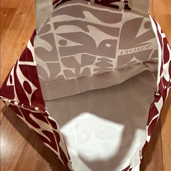 NWT Vuori Holiday Bag Strawberry - Limited Edition - Picture 4 of 8